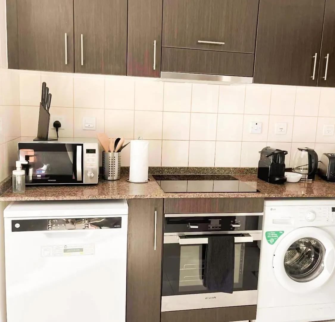 Cozy Private Studio Marina And Sea View Dubai Daire